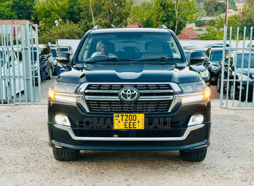 Toyota Land Cruiser 2010 Black