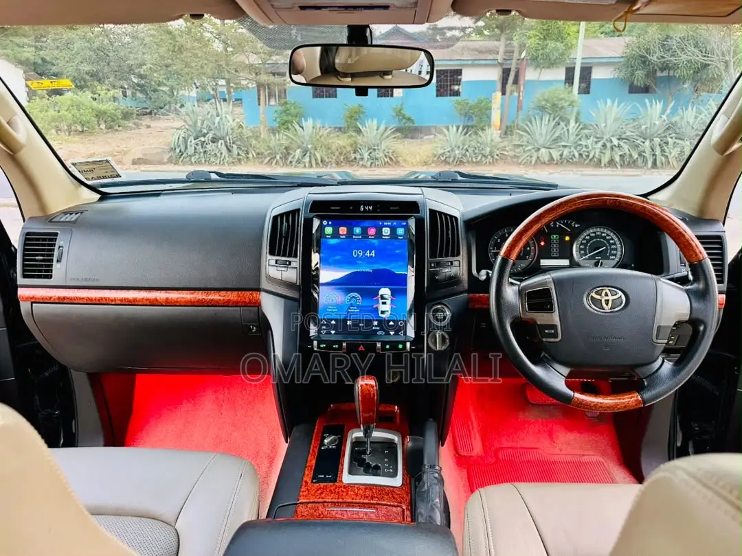 Toyota Land Cruiser 2010 Black