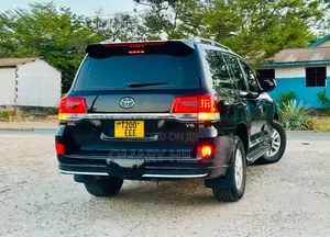 Toyota Land Cruiser 2010 Black
