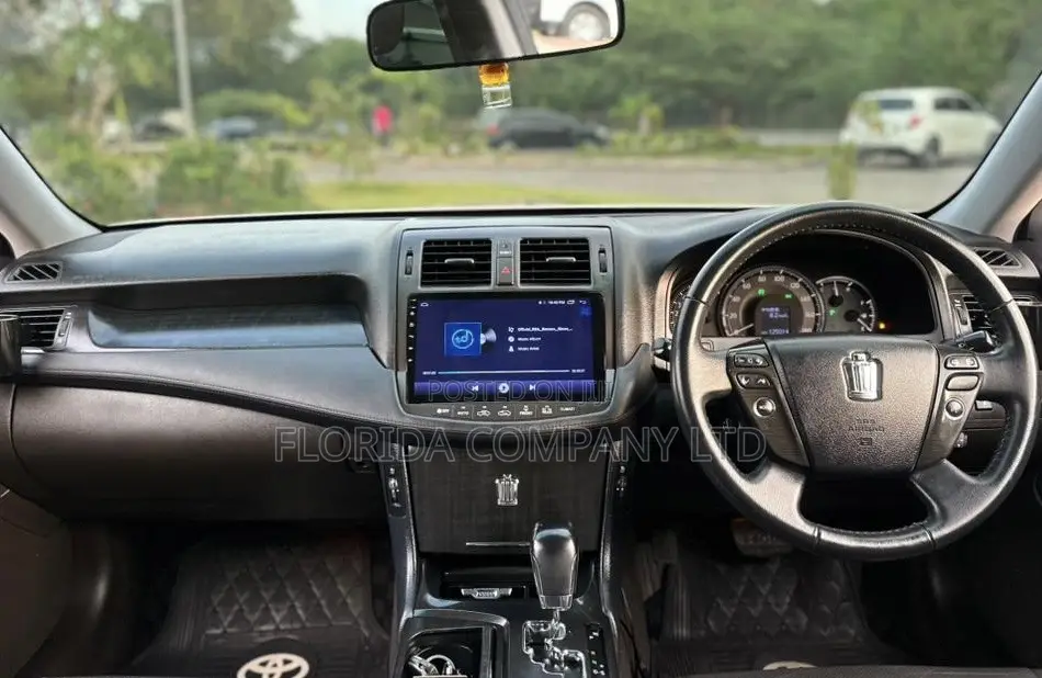 Toyota Crown 2009 White