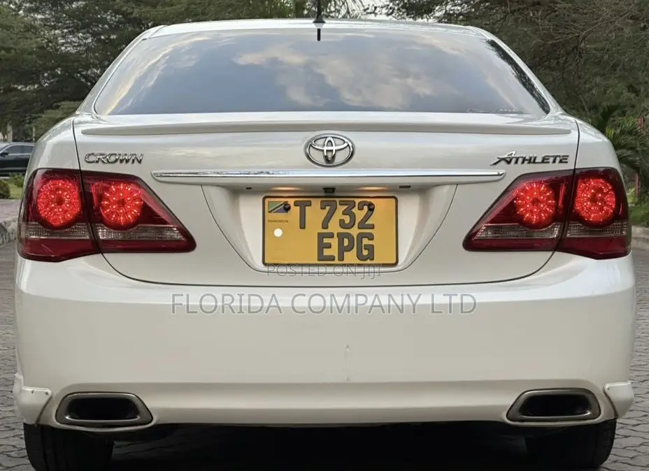 Toyota Crown 2009 White