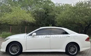 Toyota Crown 2009 White