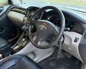 Toyota Kluger 2006 Silver