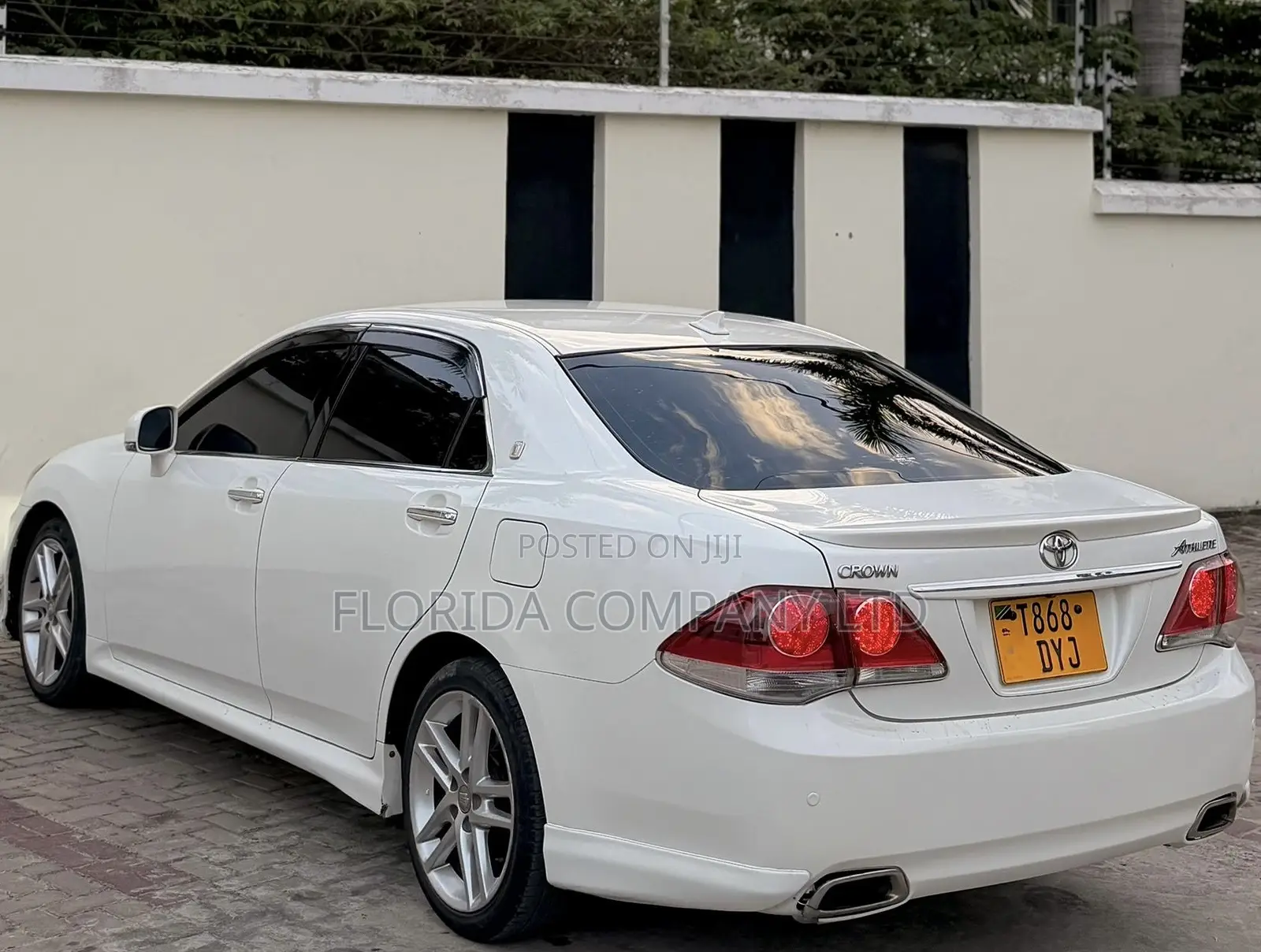 Toyota Crown 2010 White