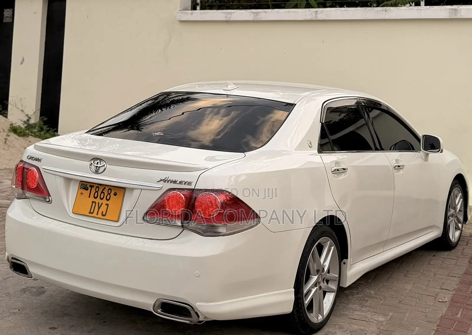 Toyota Crown 2010 White