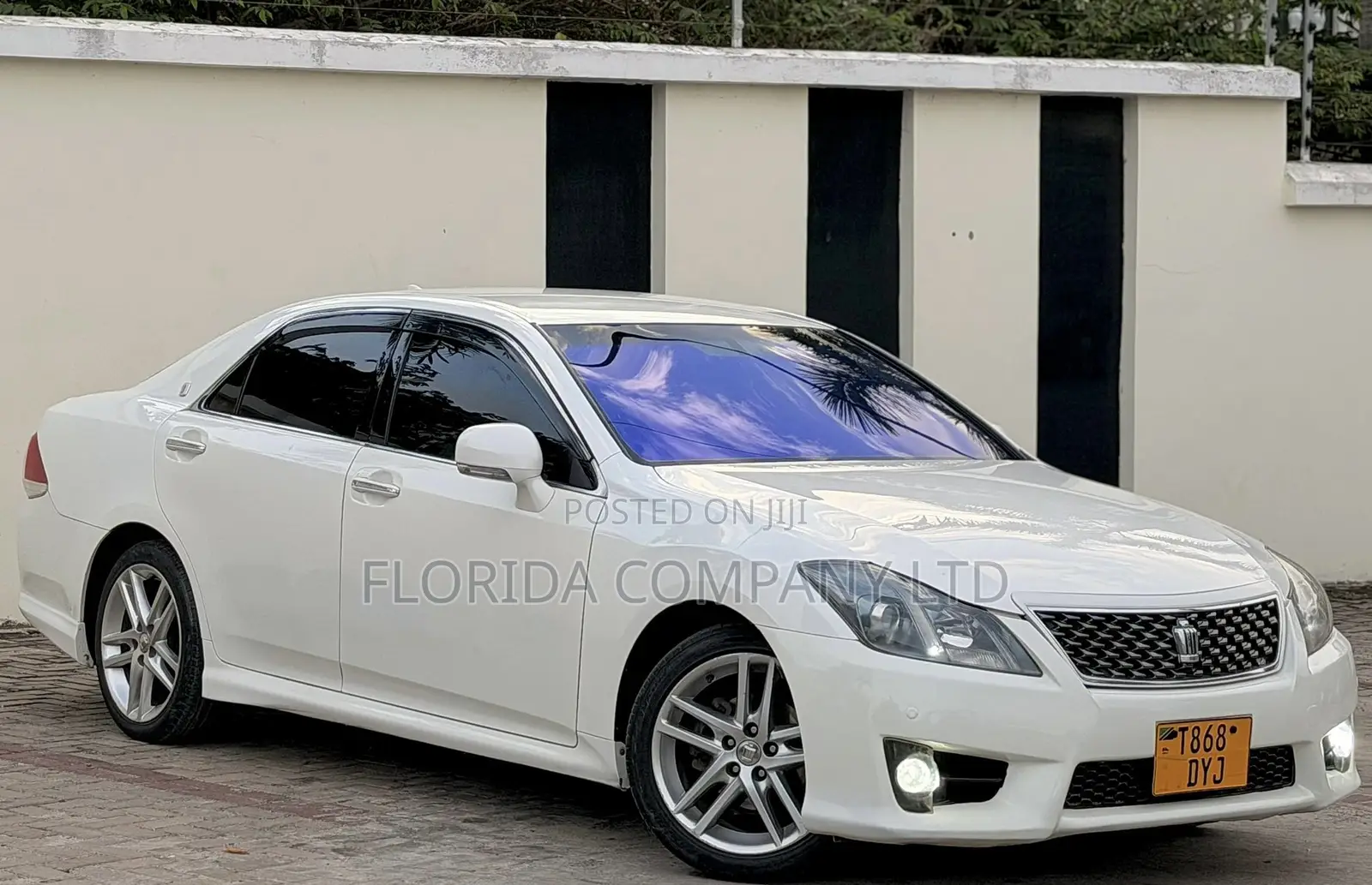 Toyota Crown 2010 White