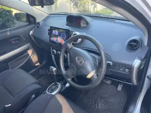 Toyota IST 2005 Silver
