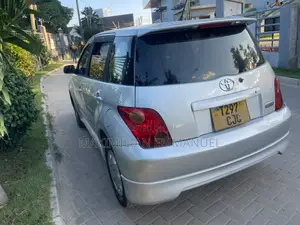 Toyota IST 2005 Silver