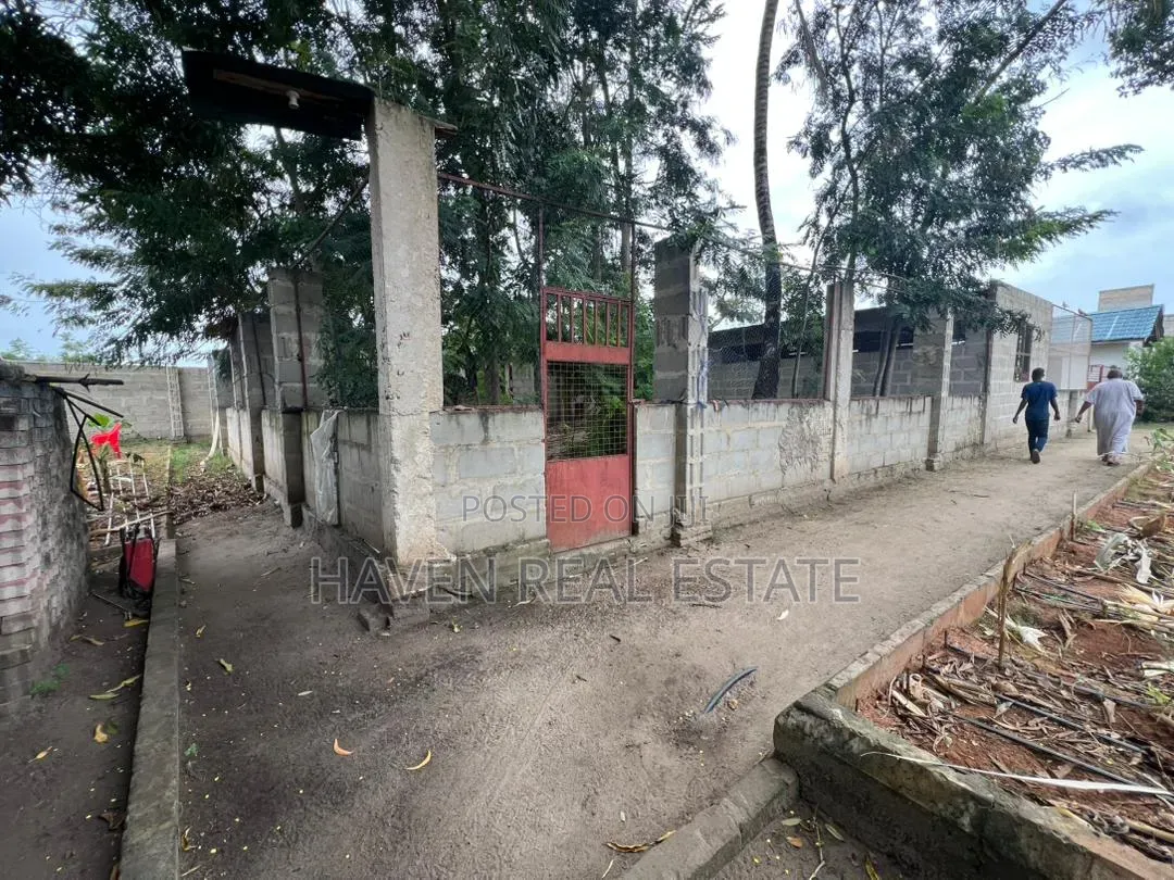 Eneo La Uwekezaji 1 Acre Linauzwa Kibada Shangwe
