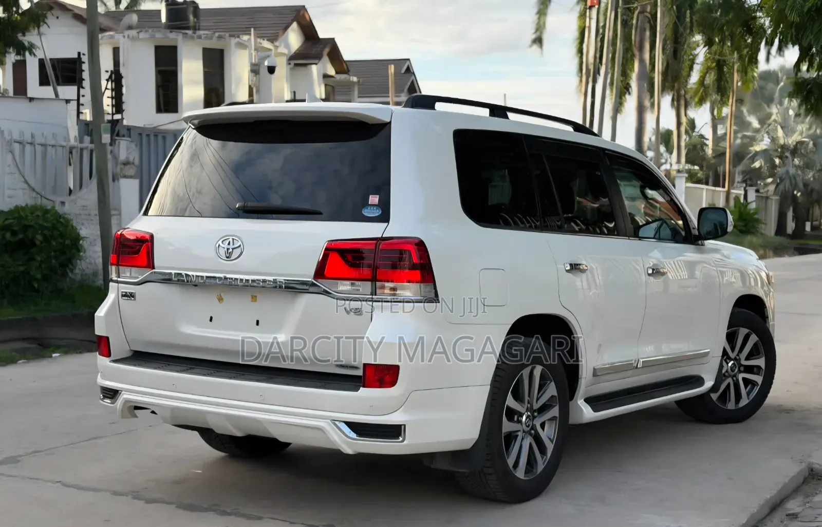 Toyota Land Cruiser 2016 White