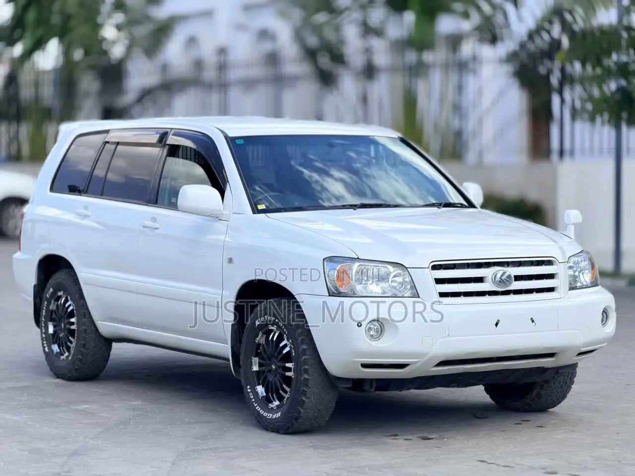 Toyota Kluger 2005 White