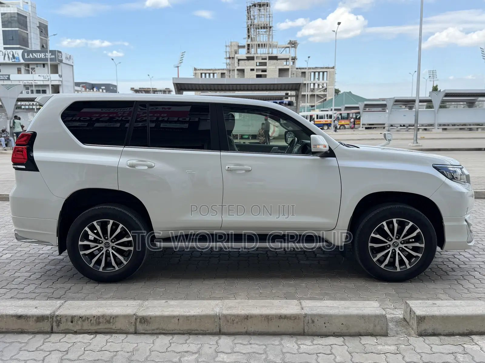 Toyota Land Cruiser Prado 2.8 2021 White
