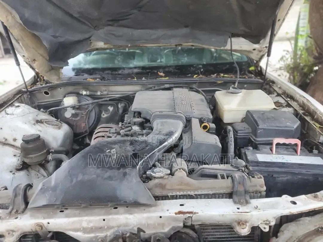 Toyota Cresta 1998 White