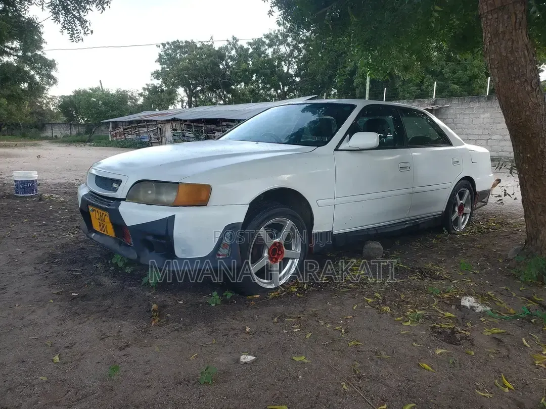 Toyota Cresta 1998 White