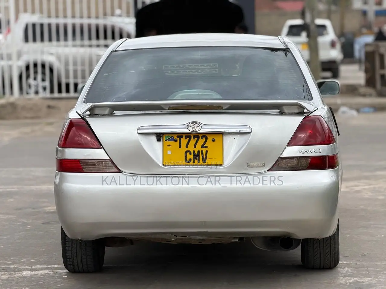 Toyota Mark II 2004 Silver