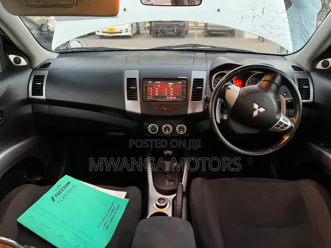 Mitsubishi Outlander 2008 White