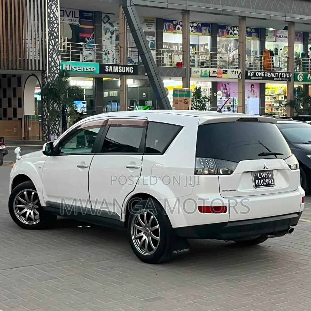 Mitsubishi Outlander 2008 White