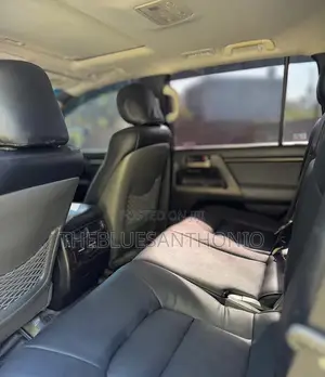 Toyota Land Cruiser 2010 Silver