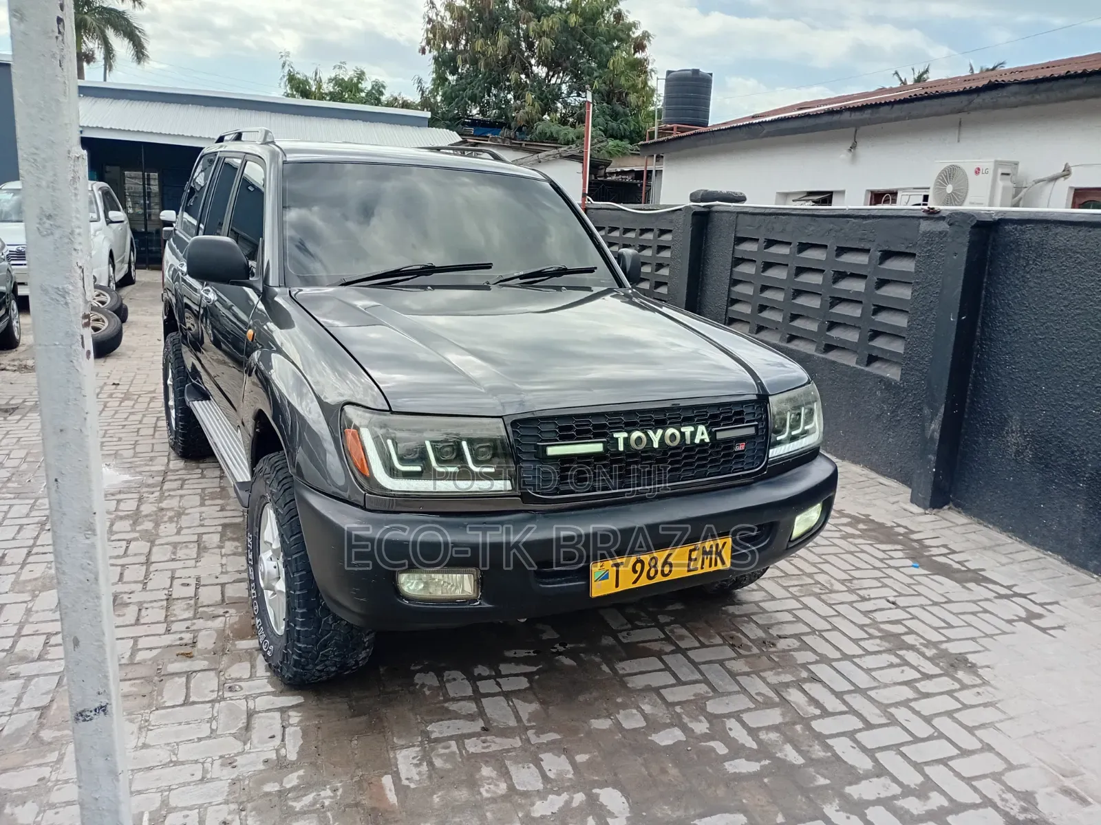 Toyota Land Cruiser 2002 Gray