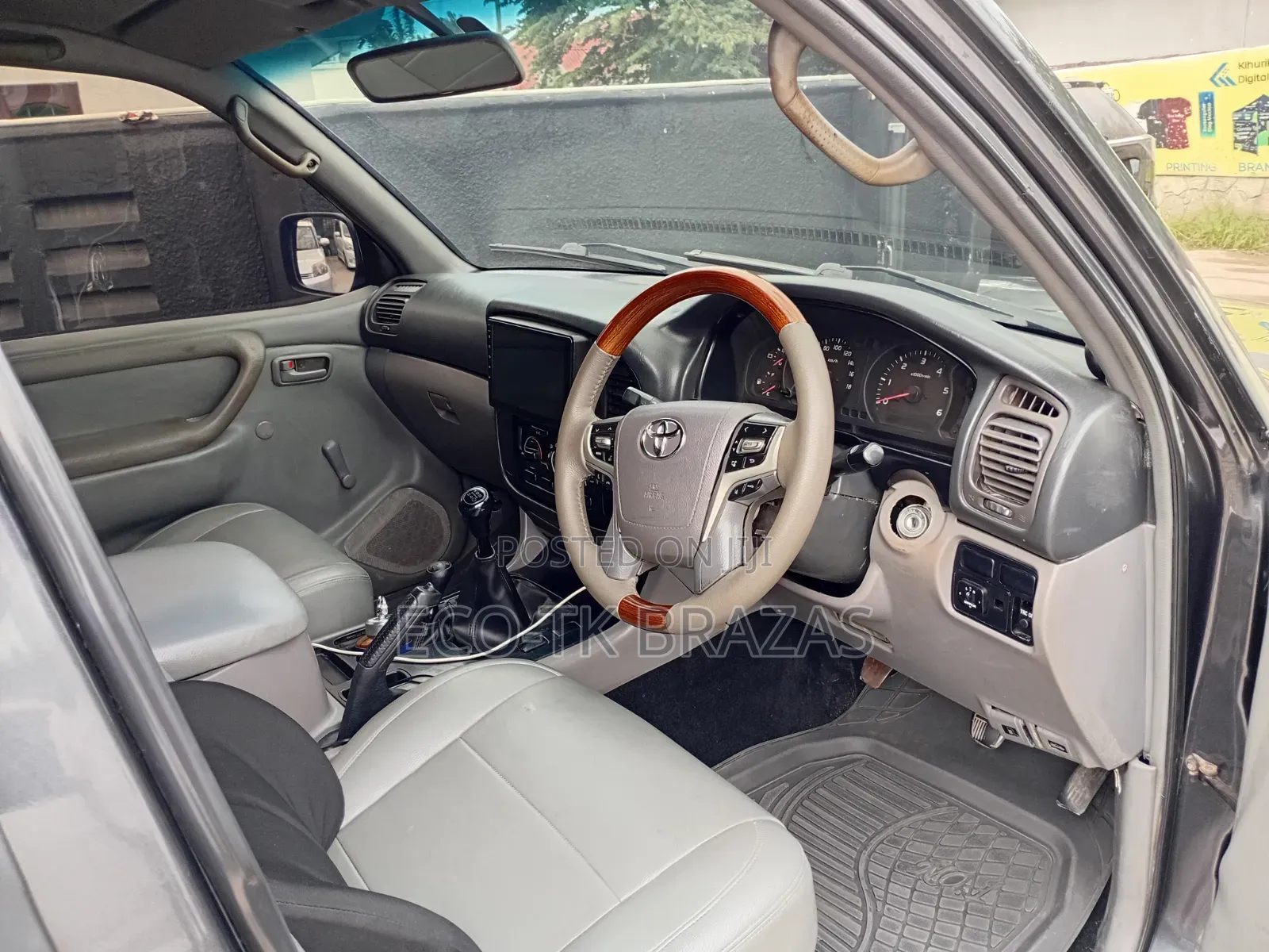 Toyota Land Cruiser 2002 Gray
