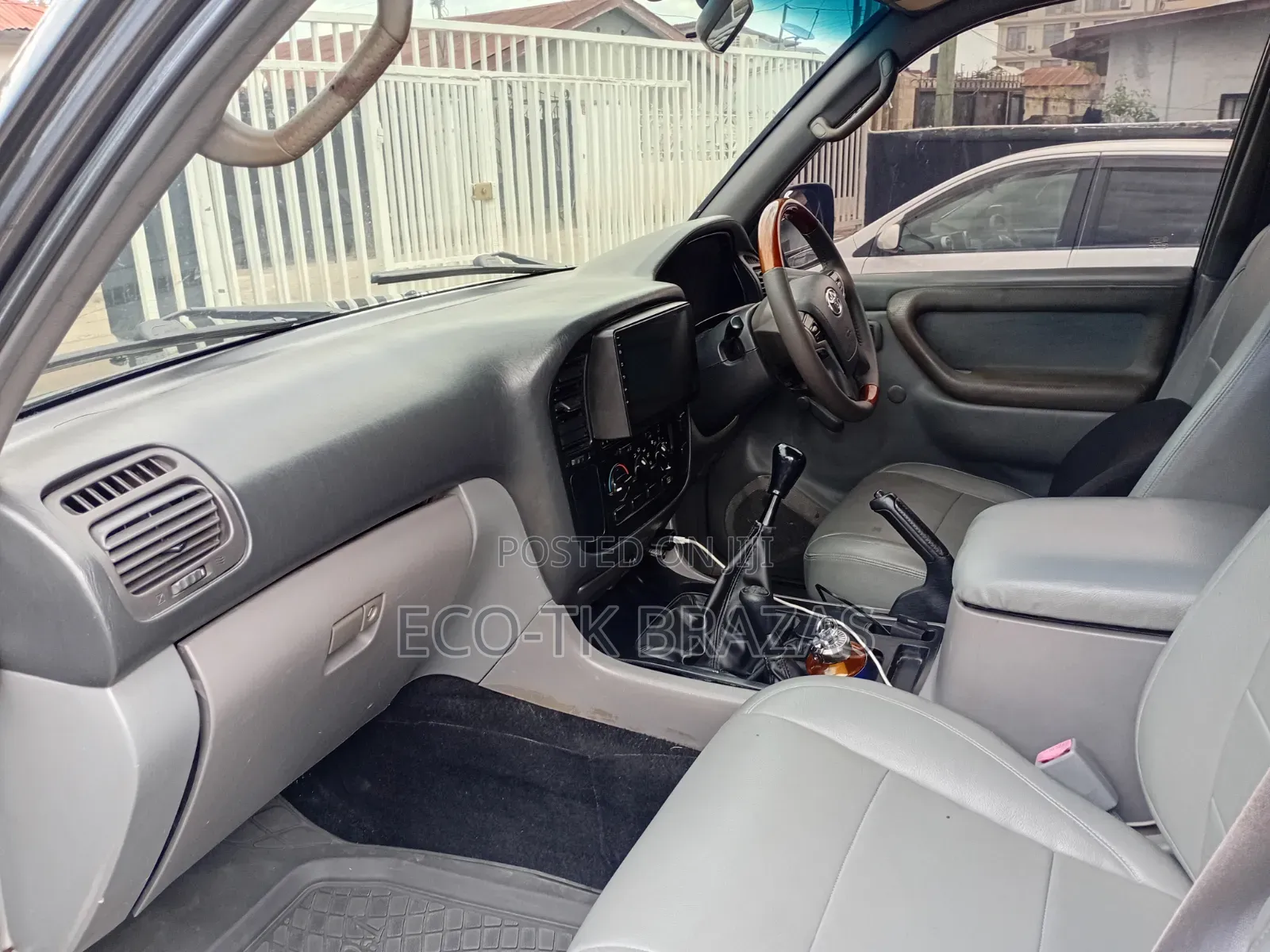 Toyota Land Cruiser 2002 Gray
