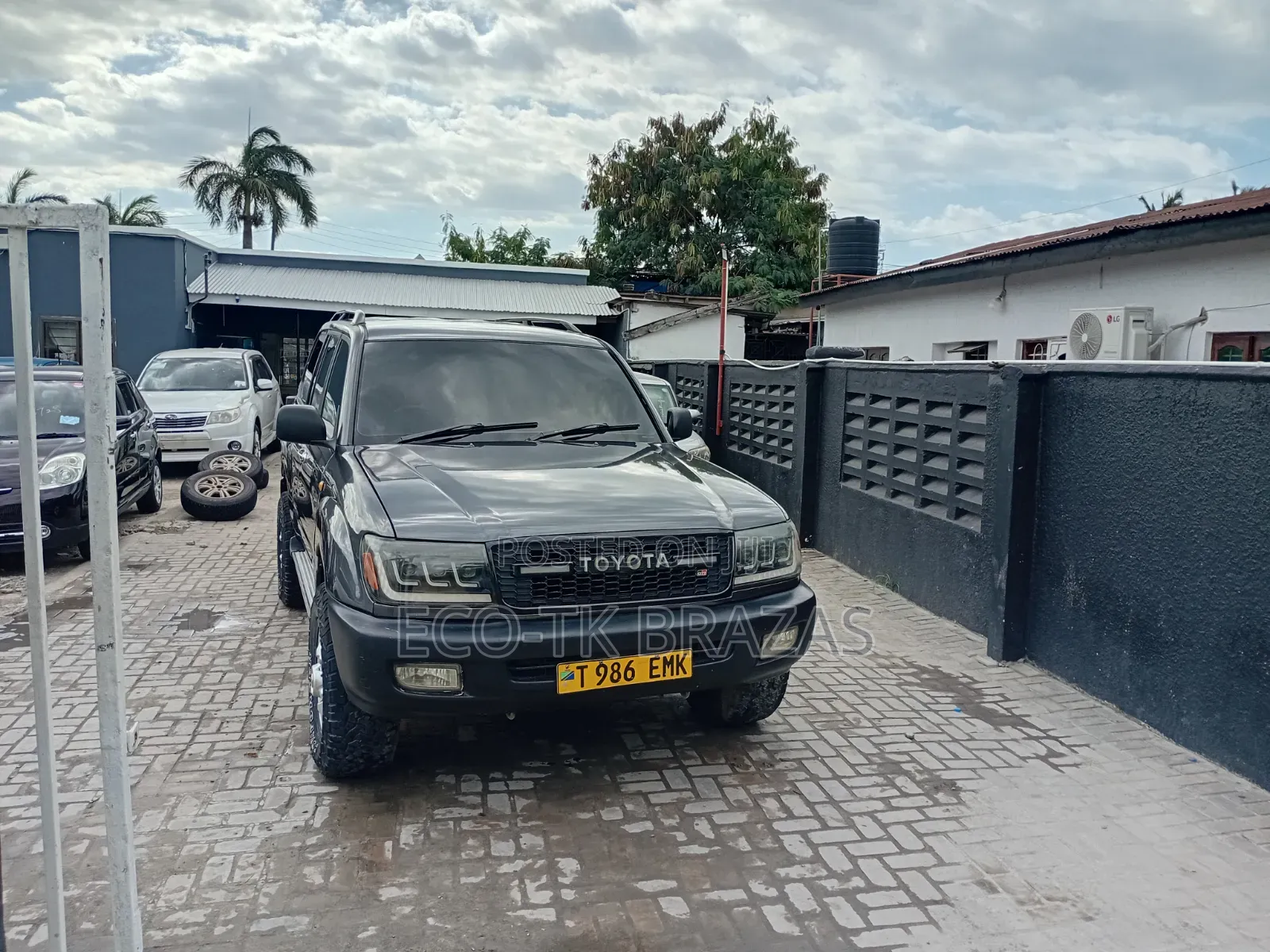 Toyota Land Cruiser 2002 Gray