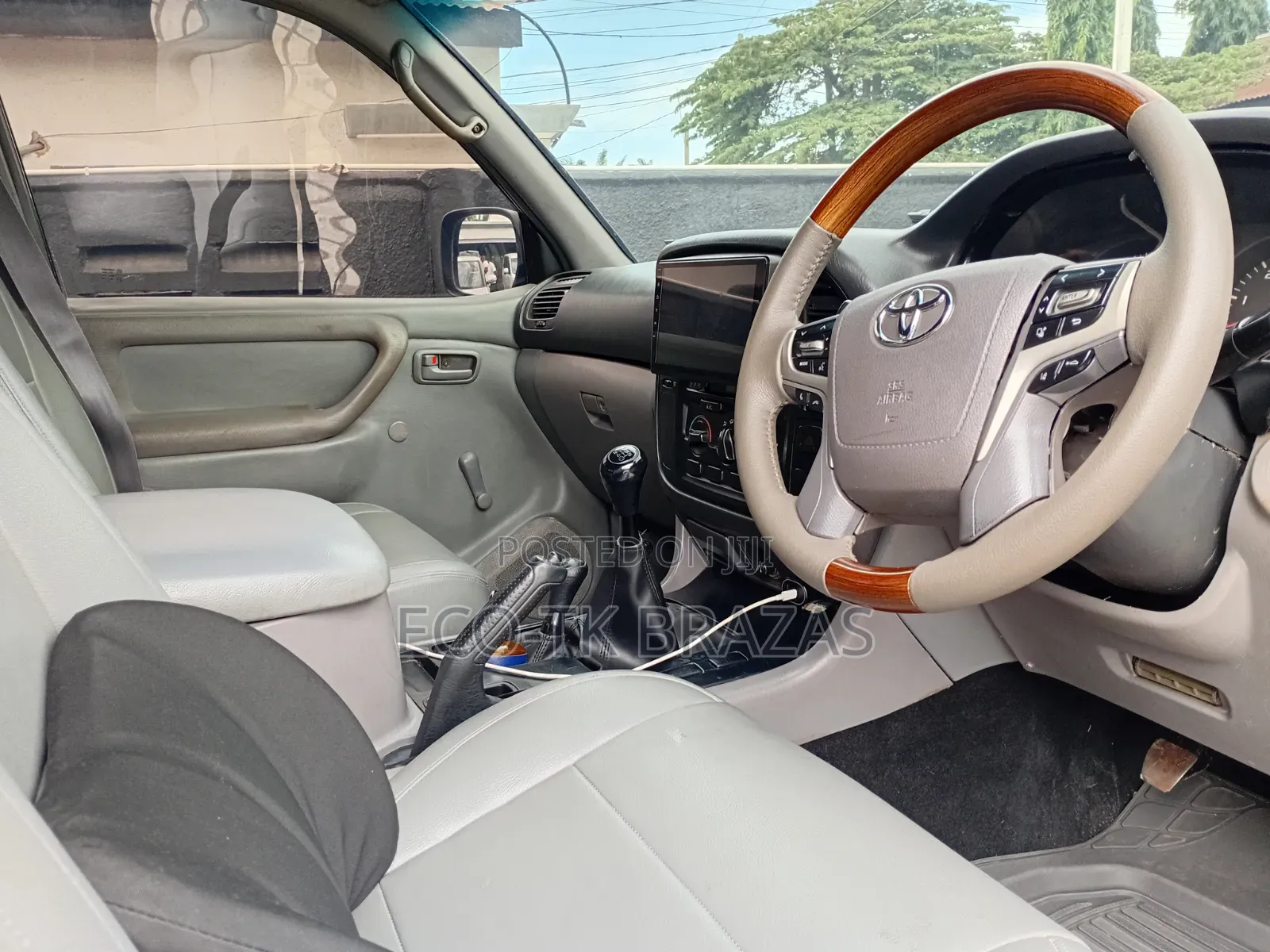 Toyota Land Cruiser 2002 Gray