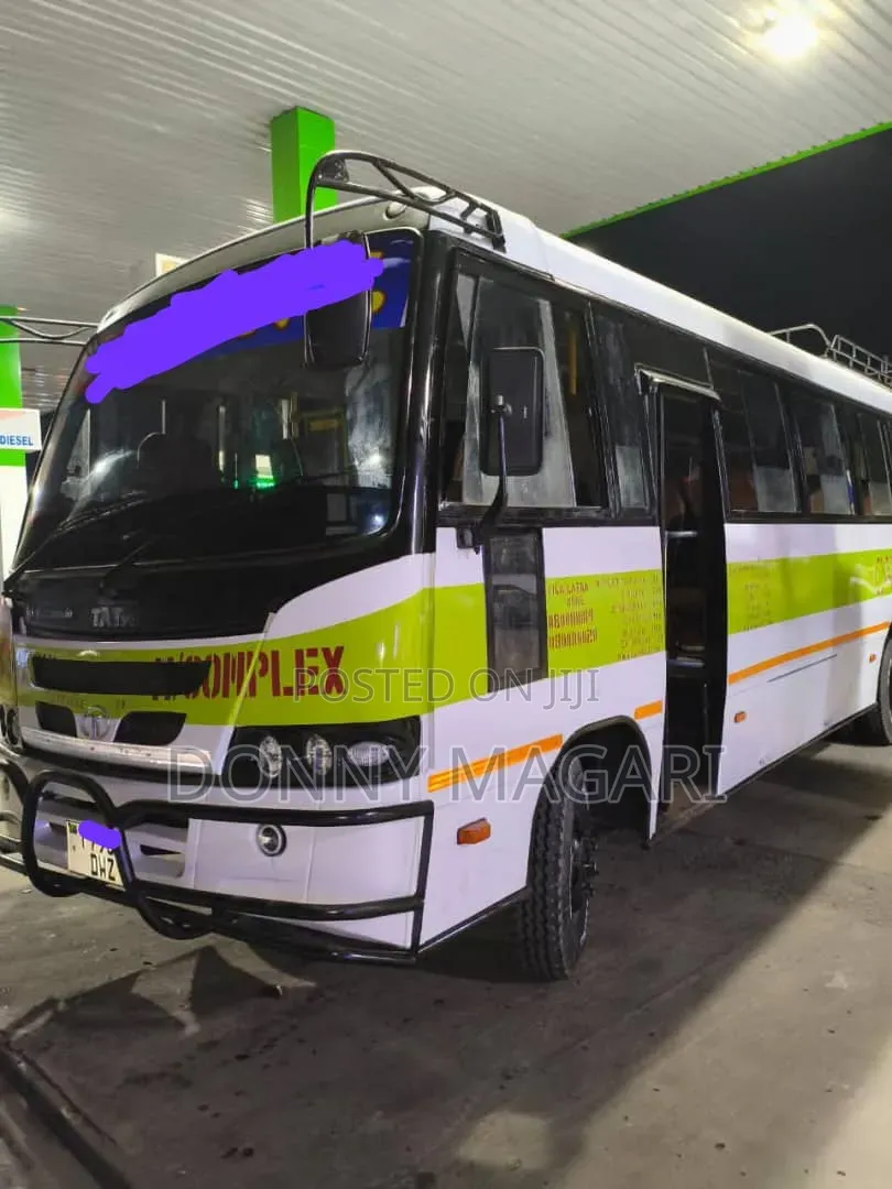 Tata Starbus Ultra Skool 2002 Green