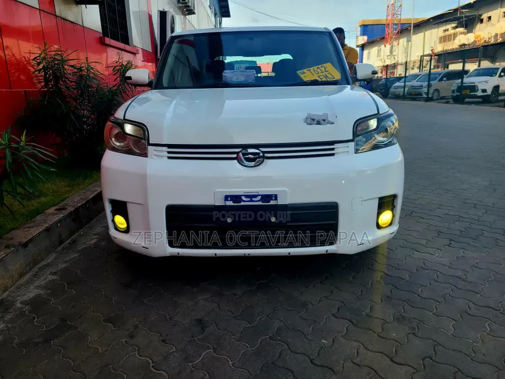 Toyota Corolla Rumion 2009 White