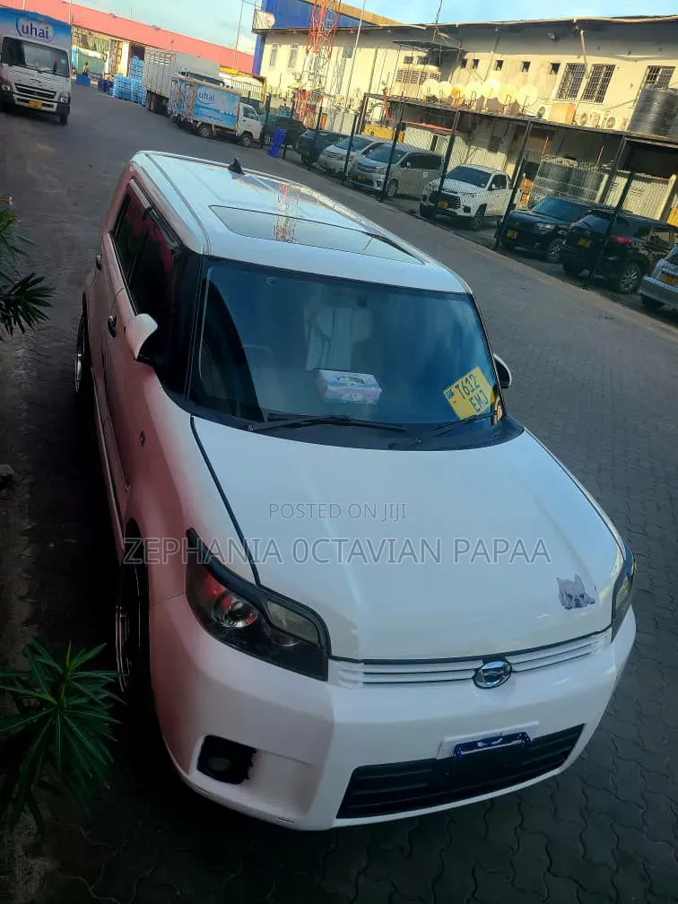 Toyota Corolla Rumion 2009 White