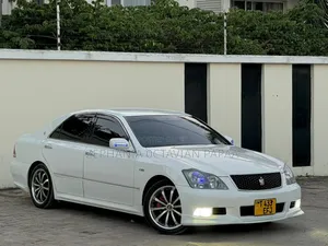 Toyota Crown 2006 White