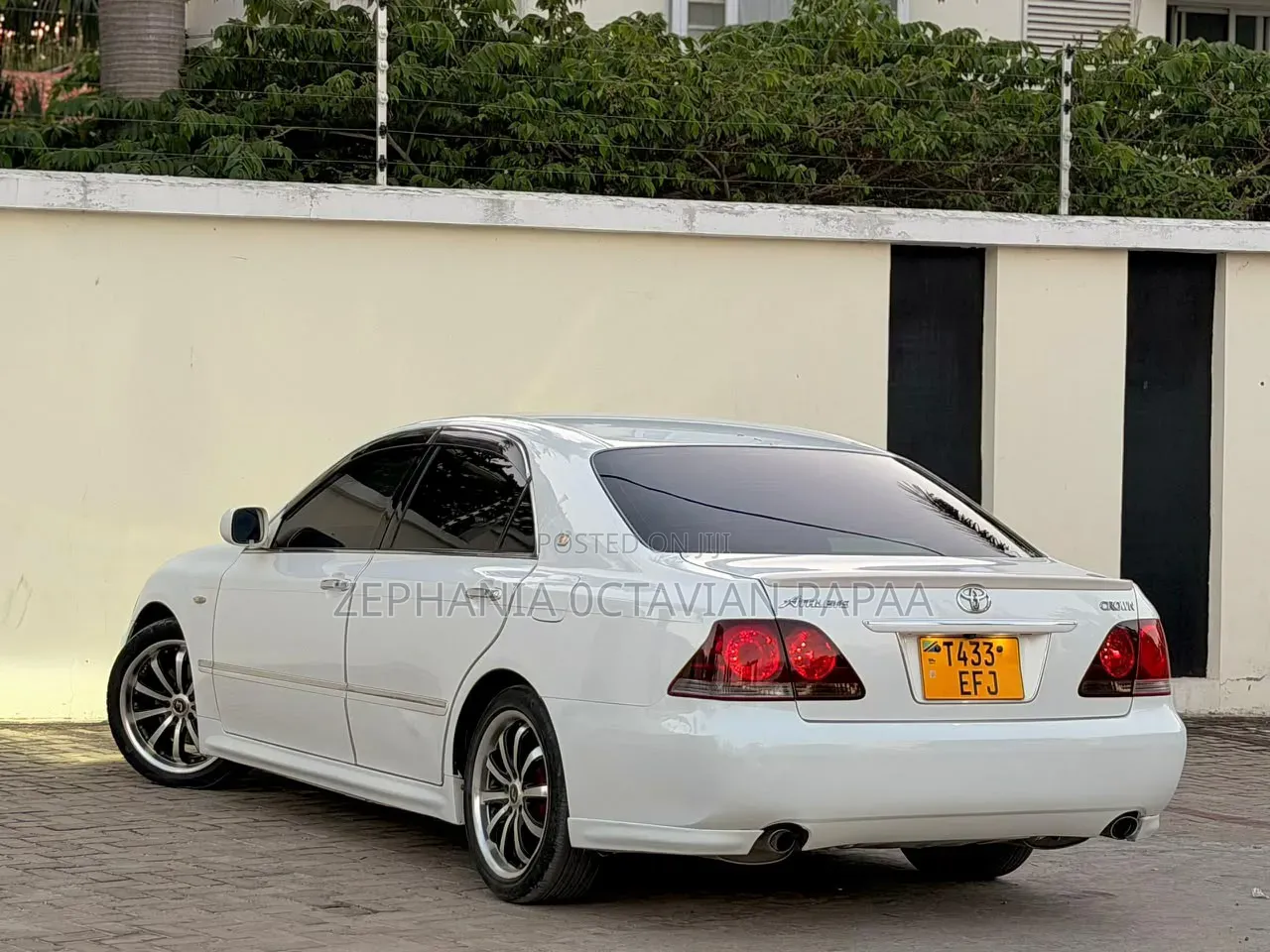 Toyota Crown 2006 White