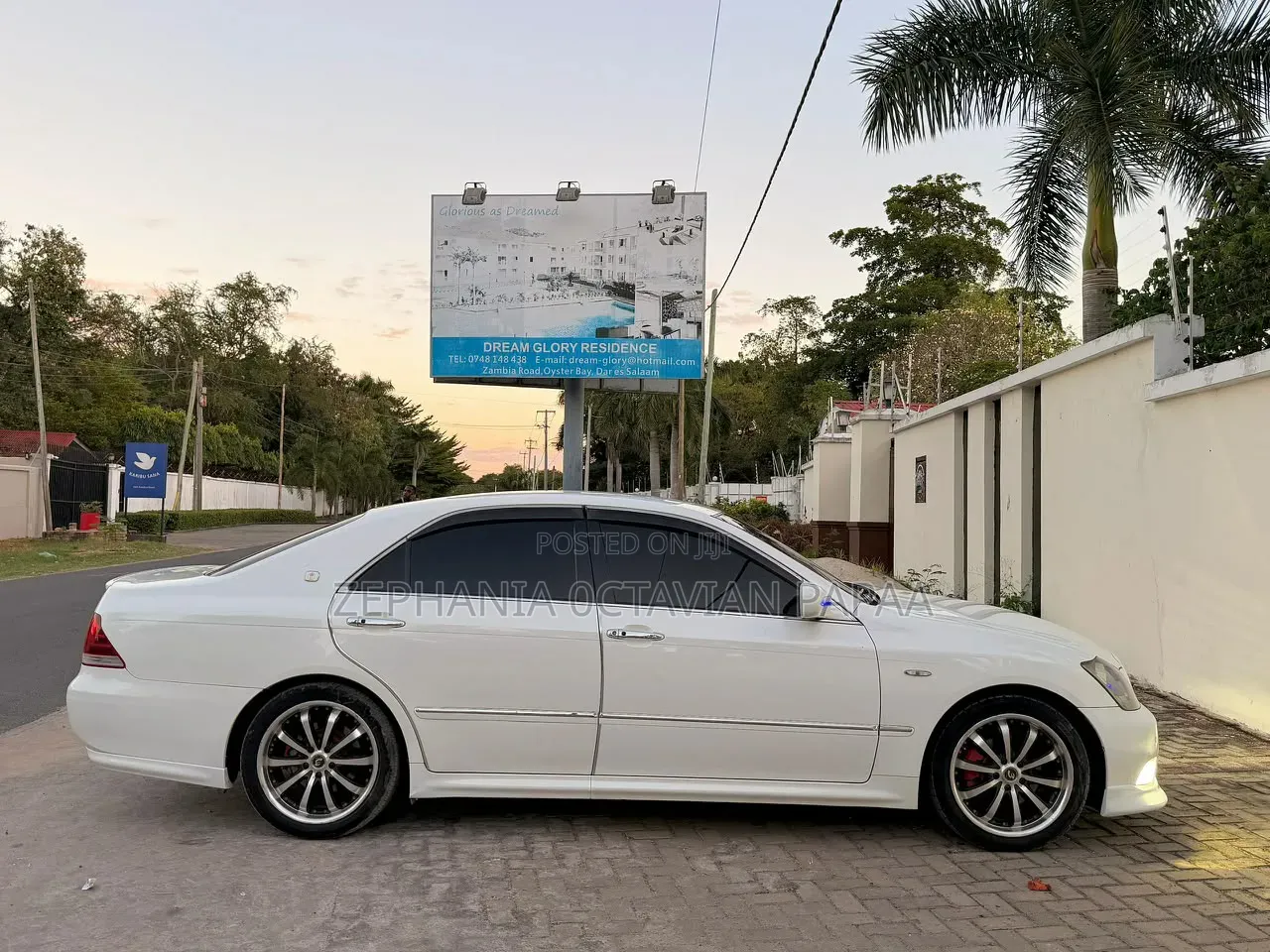 Toyota Crown 2006 White