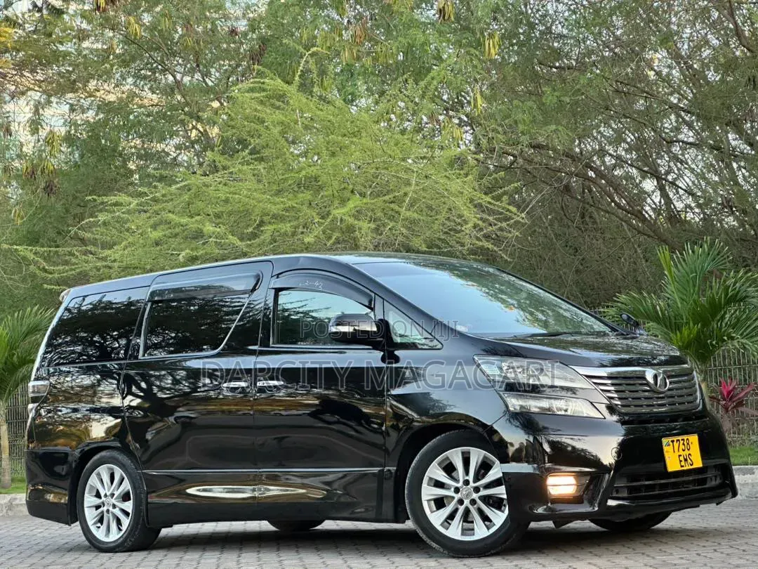 Toyota Alphard 2010