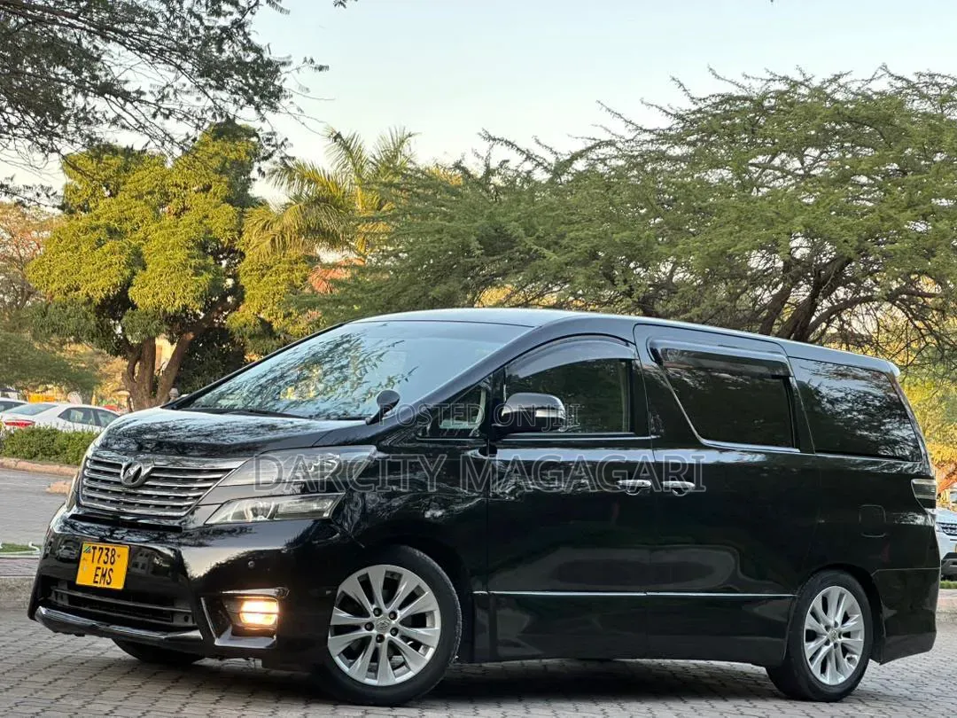 Toyota Alphard 2010