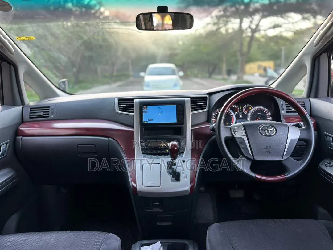 Toyota Alphard 2010