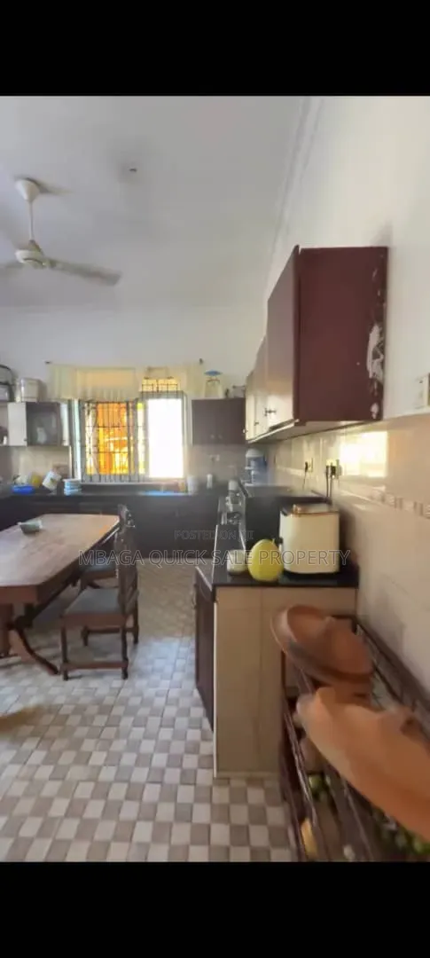 9bdrm Apartment in Mikocheni for rent