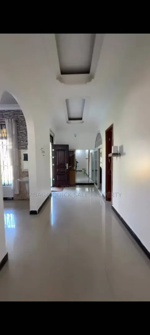 4bdrm Apartment in Ununio Beach, Bunju for rent