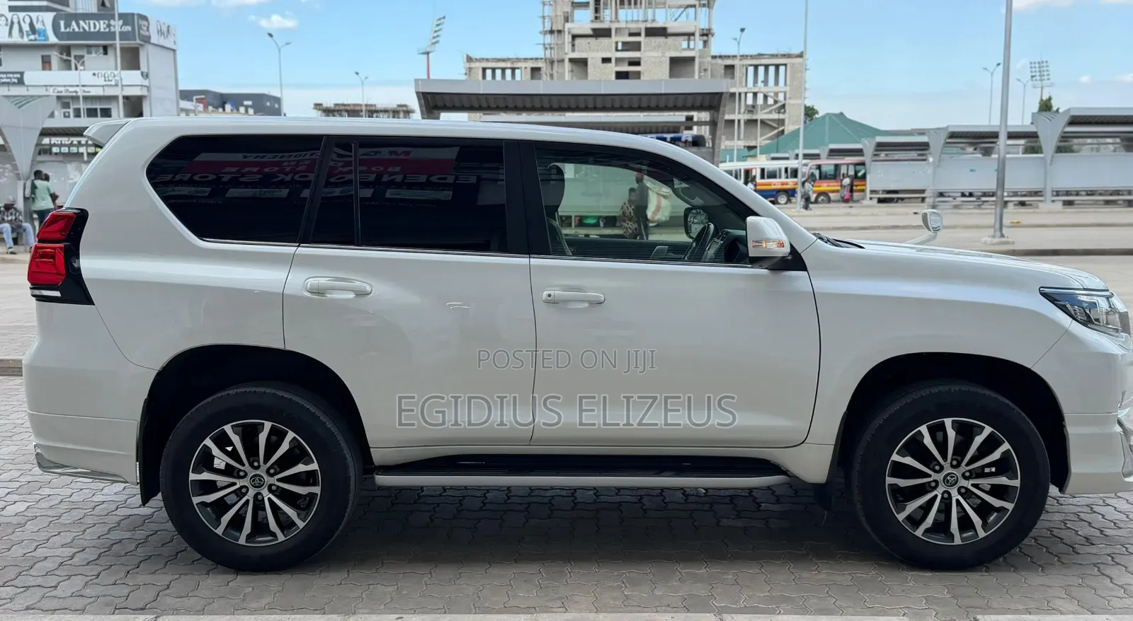 Toyota Land Cruiser Prado 2022 White