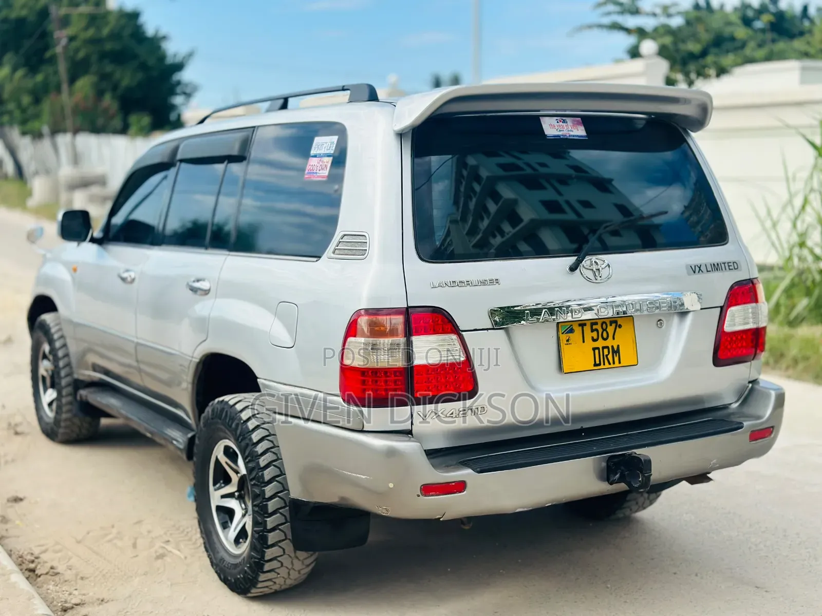 Toyota Land Cruiser 2005 Silver