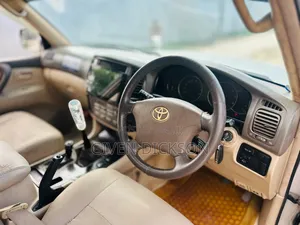 Toyota Land Cruiser 2005 Silver