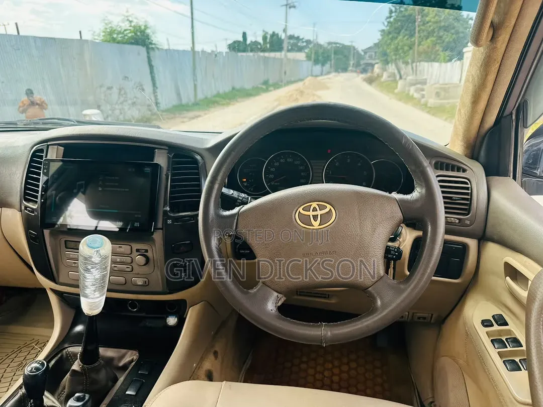 Toyota Land Cruiser 2005 Silver