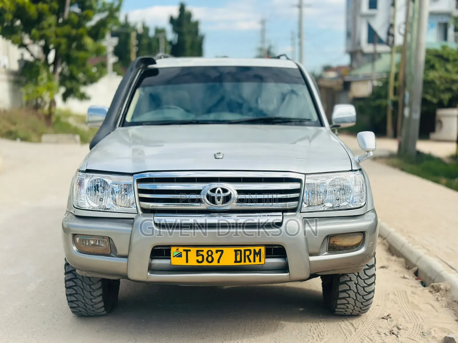 Toyota Land Cruiser 2005 Silver