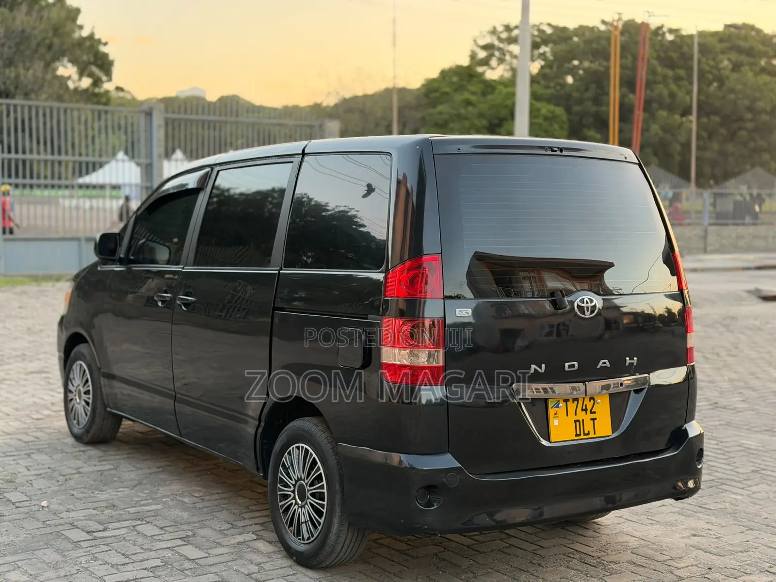 Toyota Noah 2006 Black
