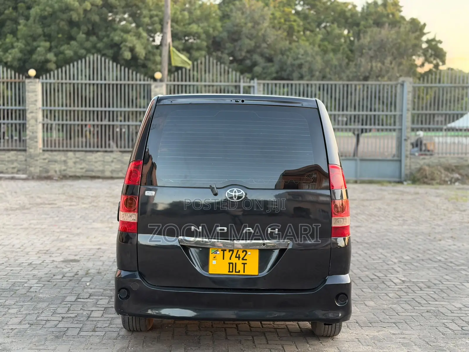 Toyota Noah 2006 Black