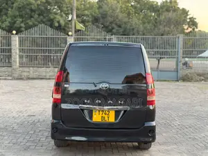 Toyota Noah 2006 Black