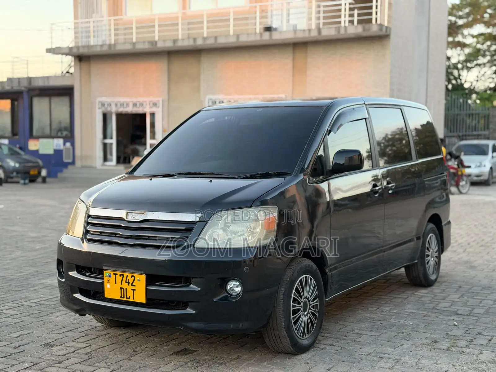 Toyota Noah 2006 Black