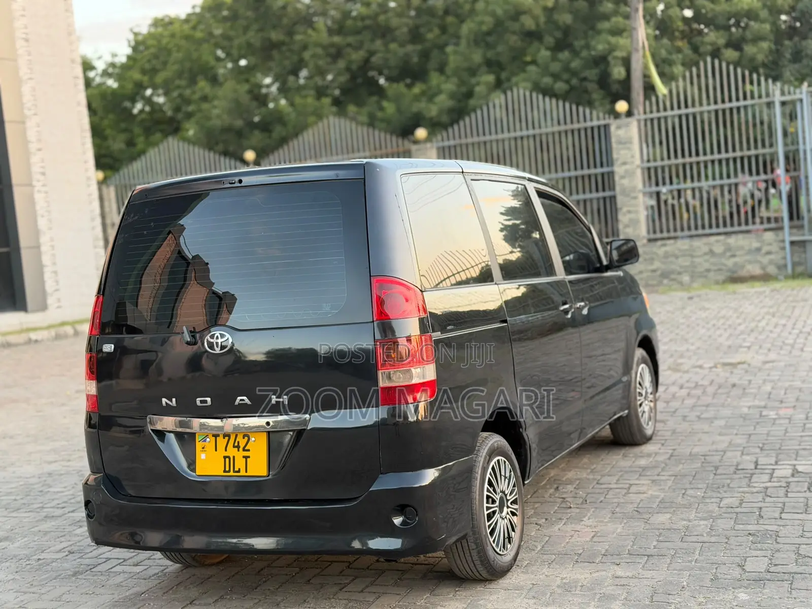 Toyota Noah 2006 Black
