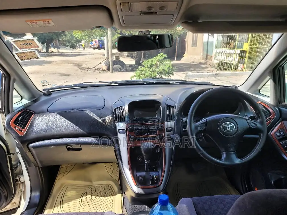 Toyota Harrier 2002 White