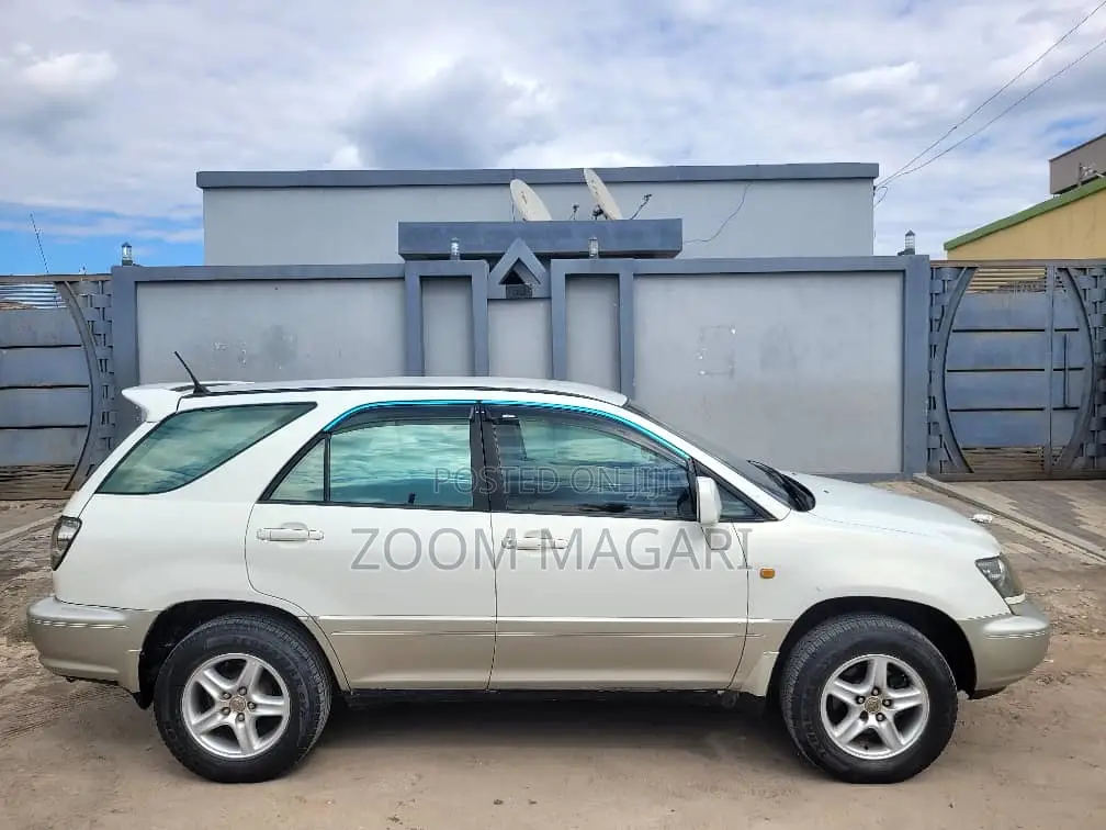 Toyota Harrier 2002 White